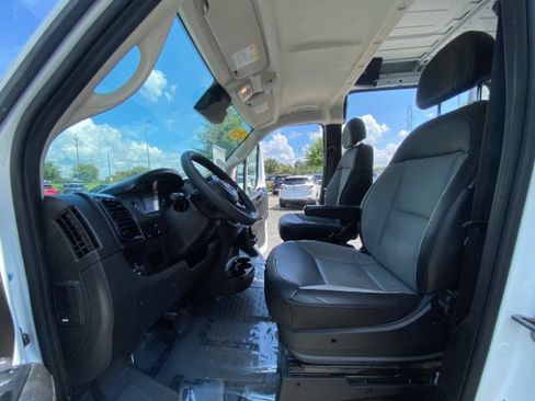 Used 2025 RAM ProMaster 2500 w/ Convenience Group FWD image 18