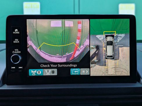 Used 2025 Honda Pilot TrailSport image 39