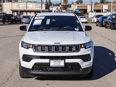 Used 2025 Jeep Compass Sport image 2