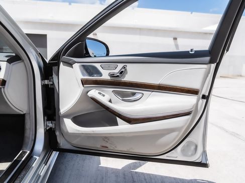 Used 2016 Mercedes-Benz S 550 Sedan image 26