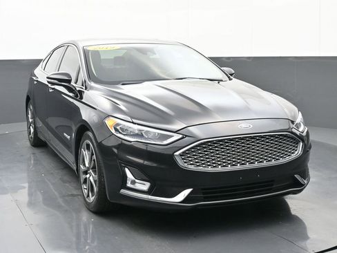 Used 2019 Ford Fusion Titanium image 8