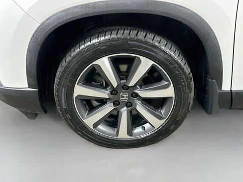 Used 2023 Honda Pilot Touring image 8
