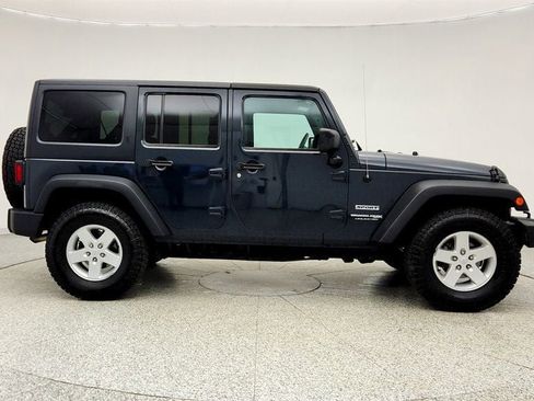 Used 2018 Jeep Wrangler Unlimited Sport S AWD/4WD image 4