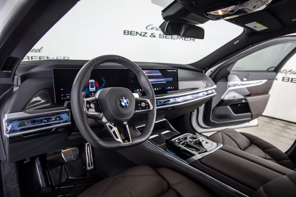 Used 2025 BMW 740i RWD image 21