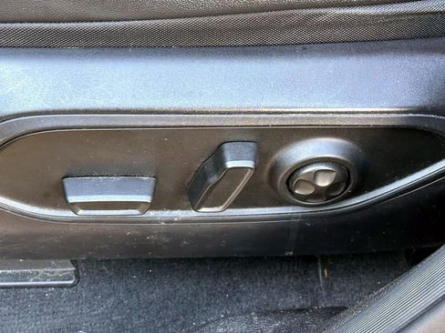 Used 2023 Jeep Grand Cherokee L Limited w/ Luxury Tech Group II image 19