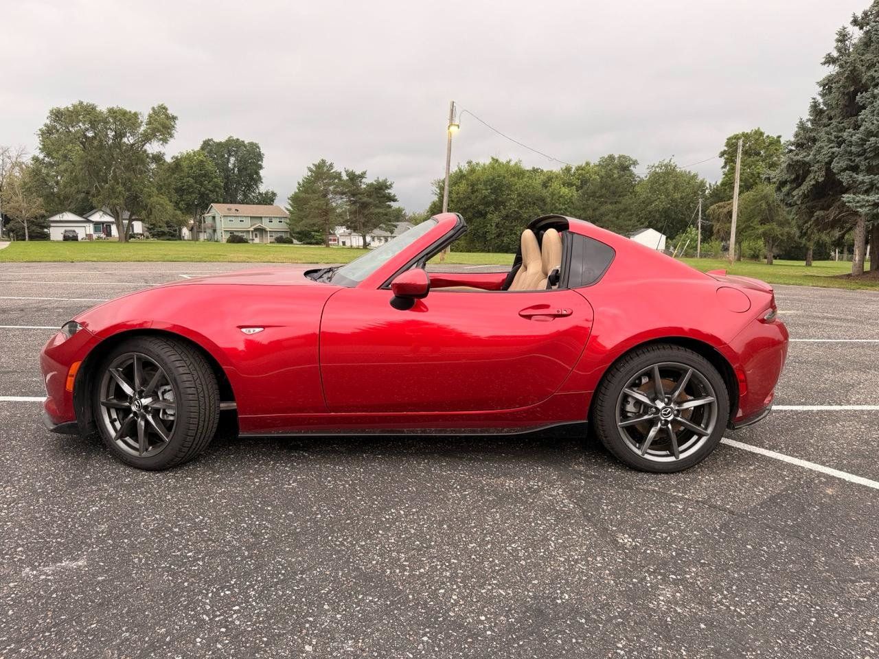 Used 2017 MAZDA MX-5 Miata RF Grand Touring w/ Appearance Package RWD image 4