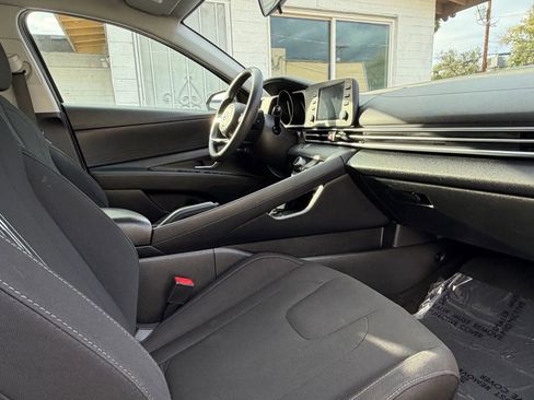 Used 2023 Hyundai Elantra SEL image 4
