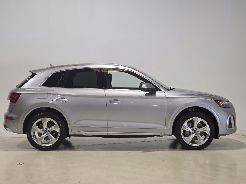 Used 2023 Audi Q5 2.0T Premium Plus w/ Premium Plus Package AWD/4WD image 4