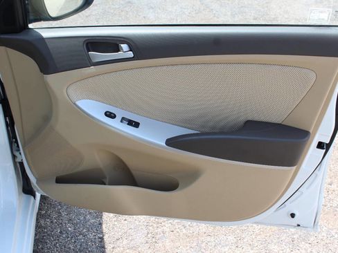 Used 2013 Hyundai Accent GLS image 16