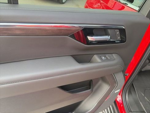 New 2026 Chevrolet Tahoe LT image 12