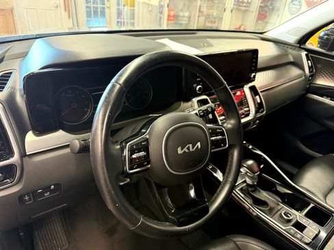 Used 2022 Kia Sorento SX image 17