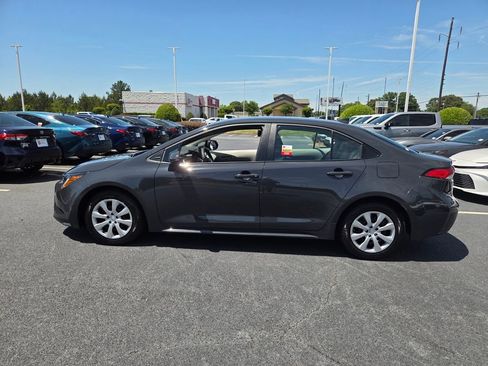 Certified 2025 Toyota Corolla LE w/ Convenience Package FWD image 4