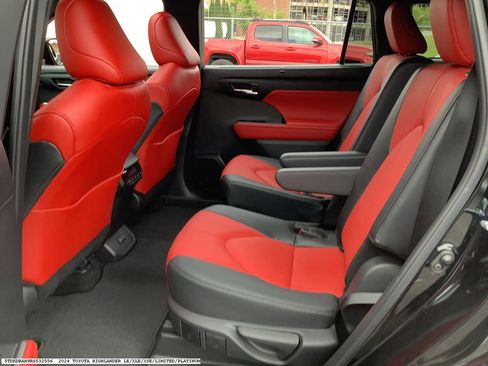 Used 2024 Toyota Highlander XSE image 13