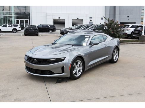 Used 2023 Chevrolet Camaro LT RWD image 3