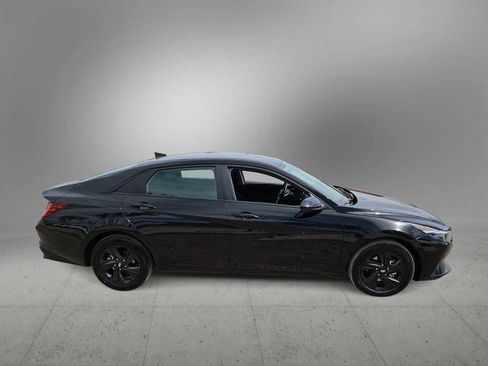 Used 2023 Hyundai Elantra Blue FWD image 9