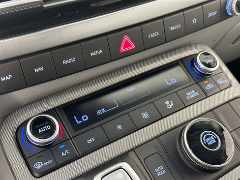 Used 2023 Hyundai Palisade SEL FWD image 16