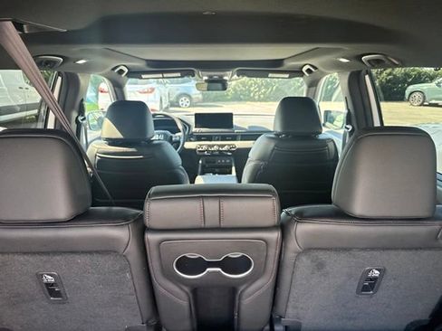 Used 2026 Honda Pilot Black Edition image 14