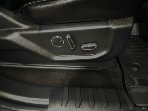 Used 2017 Ford F250 Lariat w/ Lariat Ultimate Package image 76