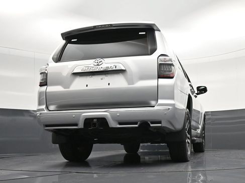 Used 2024 Toyota 4Runner Limited AWD/4WD image 26