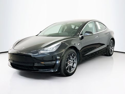 Used 2018 Tesla Model 3 Mid Range image 3