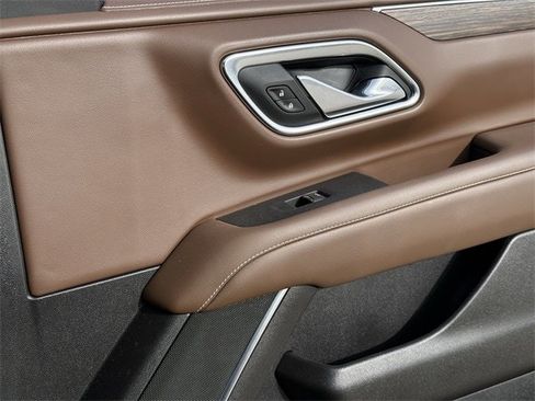 Used 2021 Chevrolet Suburban High Country image 30