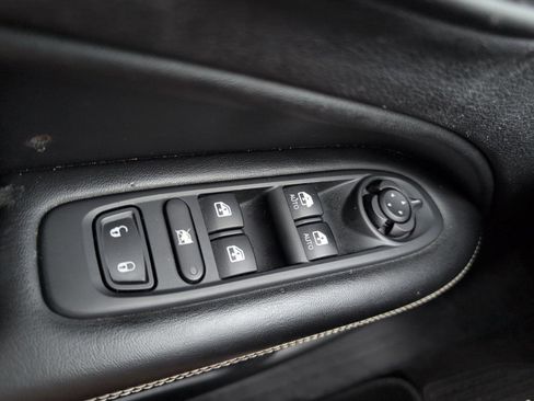 Certified 2021 Jeep Compass 80th Special Edition w/ Sun and Sound Group image 16