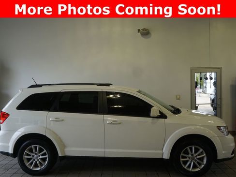 Used 2017 Dodge Journey SXT w/ Comfort/Convenience Group AWD/4WD image 2