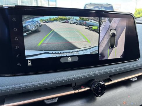 Used 2024 Nissan Ariya AWD image 32