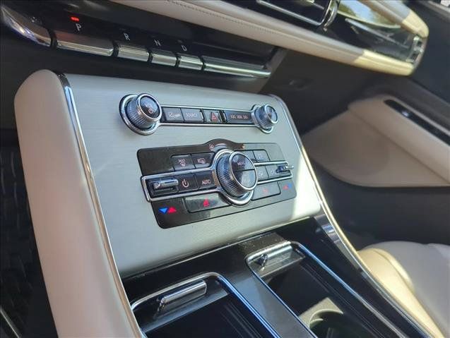Used 2024 Lincoln Aviator 2WD w/ Premium Package image 21