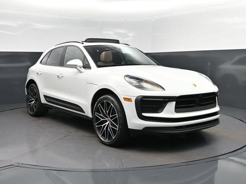 Used 2024 Porsche Macan AWD/4WD image 9