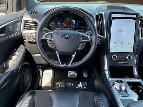 Used 2023 Ford Edge ST image 5