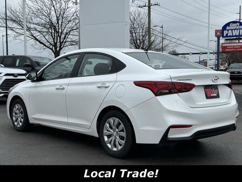 Used 2018 Hyundai Accent SE image 2
