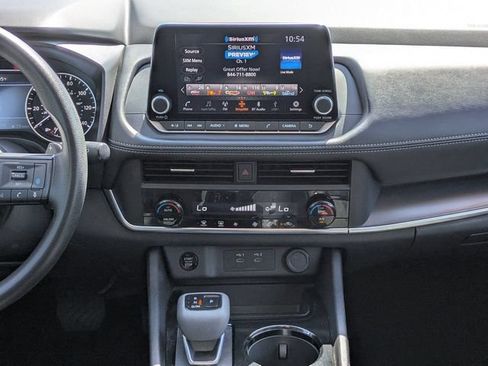 Used 2024 Nissan Rogue SV FWD image 20