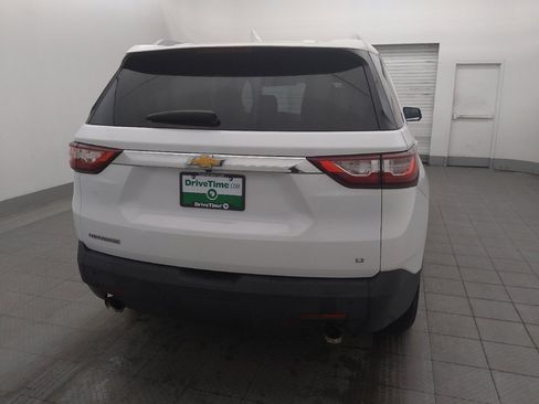 Used 2018 Chevrolet Traverse LT FWD image 7