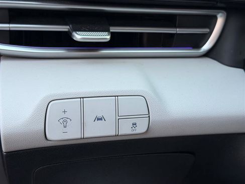 Used 2021 Hyundai Elantra Limited image 37