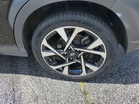 Used 2022 Hyundai Kona Limited FWD image 10