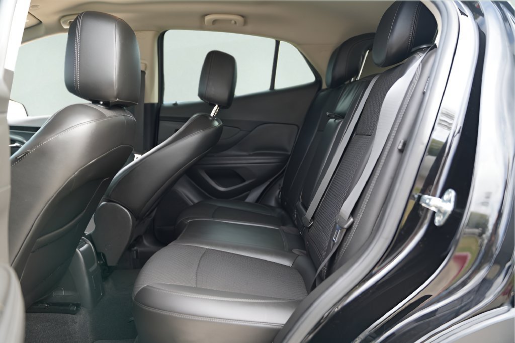 Used 2019 Buick Encore Sport Touring FWD image 28