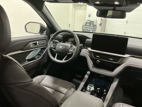 New 2026 Ford Explorer Platinum w/ LUX Leather Package AWD/4WD image 30