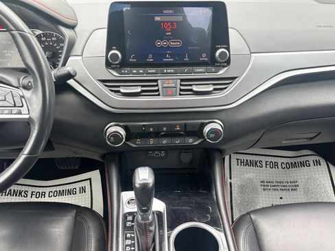 Used 2023 Nissan Altima 2.5 SR FWD image 3