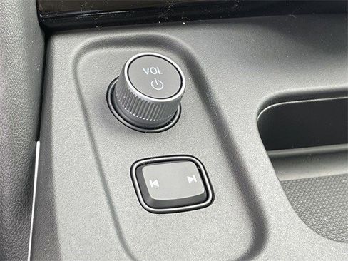 Certified 2025 Acura MDX FWD w/ Technology Package image 18