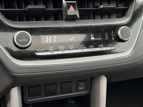 Certified 2024 Toyota Corolla Cross SE w/ Moonroof Package image 32