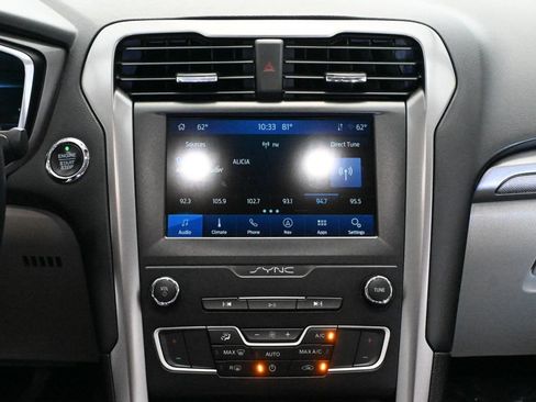 Used 2020 Ford Fusion SE FWD image 14