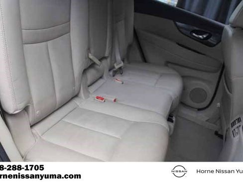 Used 2015 Nissan Rogue SL w/ SL Premium Package image 7