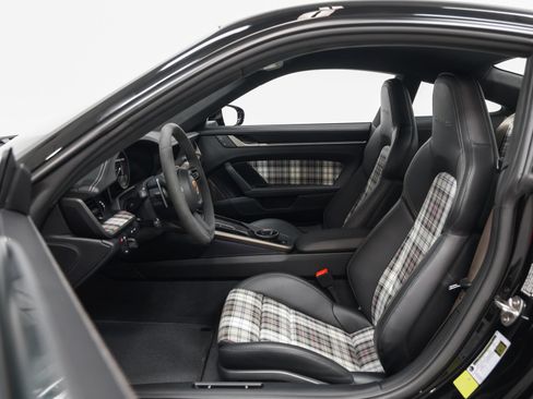 Certified 2025 Porsche 911 Turbo S AWD/4WD image 90