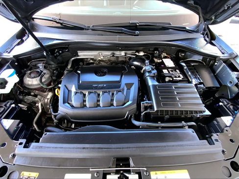 Used 2022 Volkswagen Tiguan SE R-Line image 31