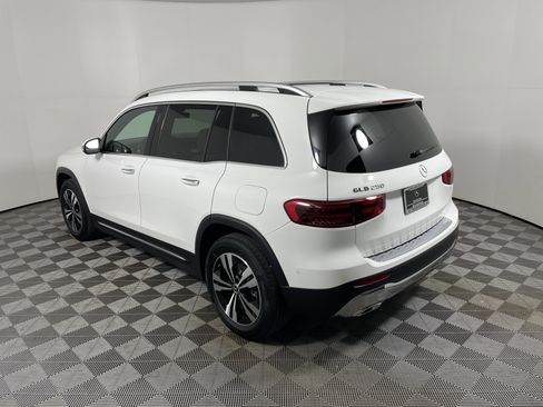 New 2026 Mercedes-Benz GLB 250 image 3