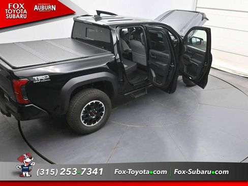 Used 2025 Toyota Tacoma TRD Off-Road AWD/4WD image 38