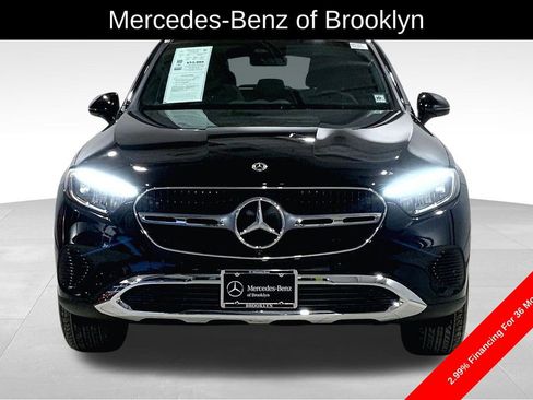 Used 2025 Mercedes-Benz GLC 300 4MATIC image 3