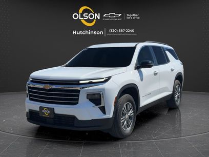 Used 2025 Chevrolet Traverse LT w/ Driver Confidence Package