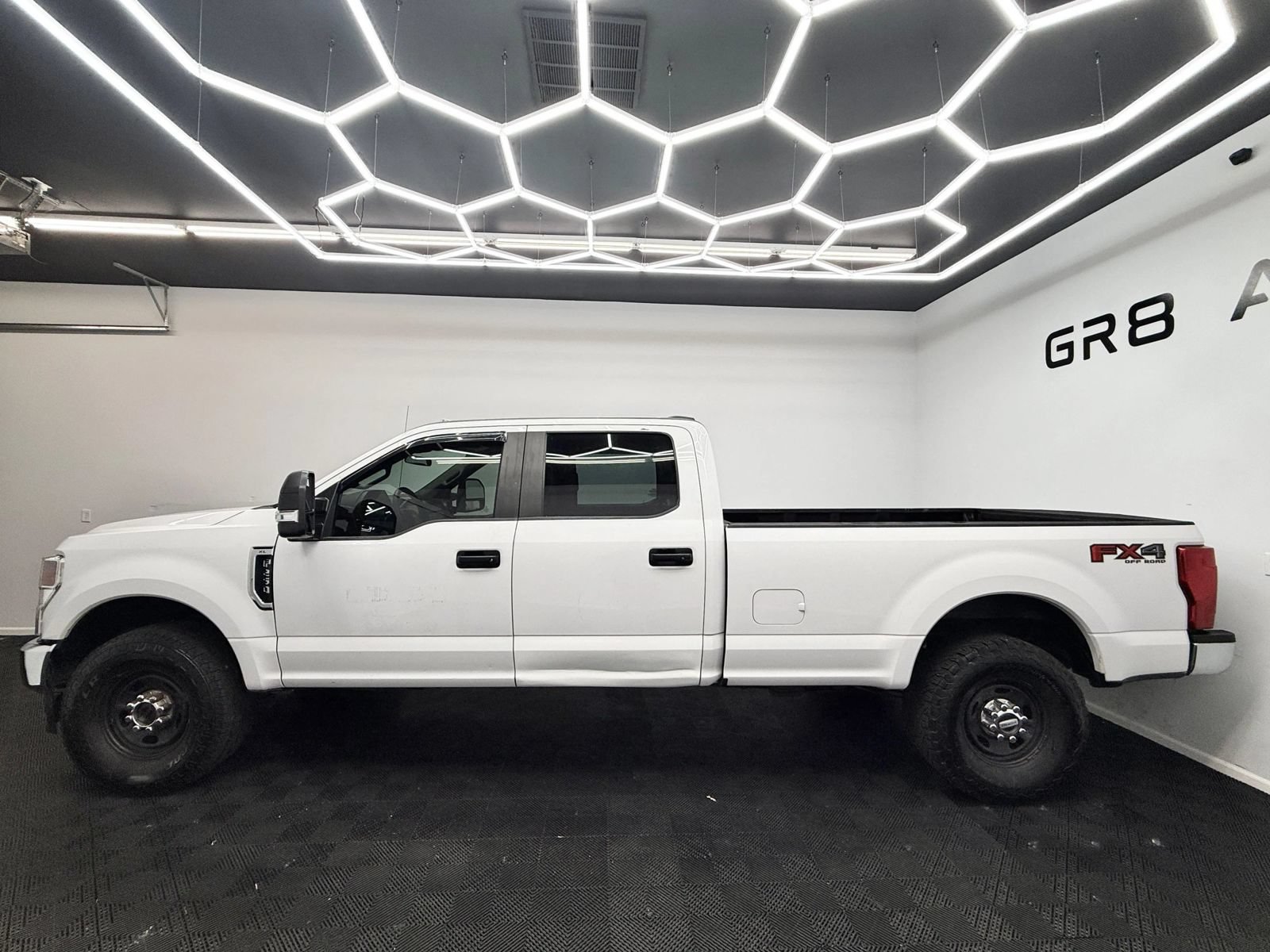 Used 2020 Ford F250 XL w/ Power Equipment Group AWD/4WD image 4